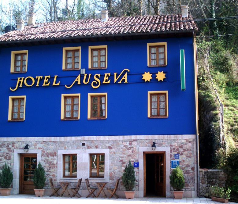 Auseva Hotell Covadonga Exteriör bild